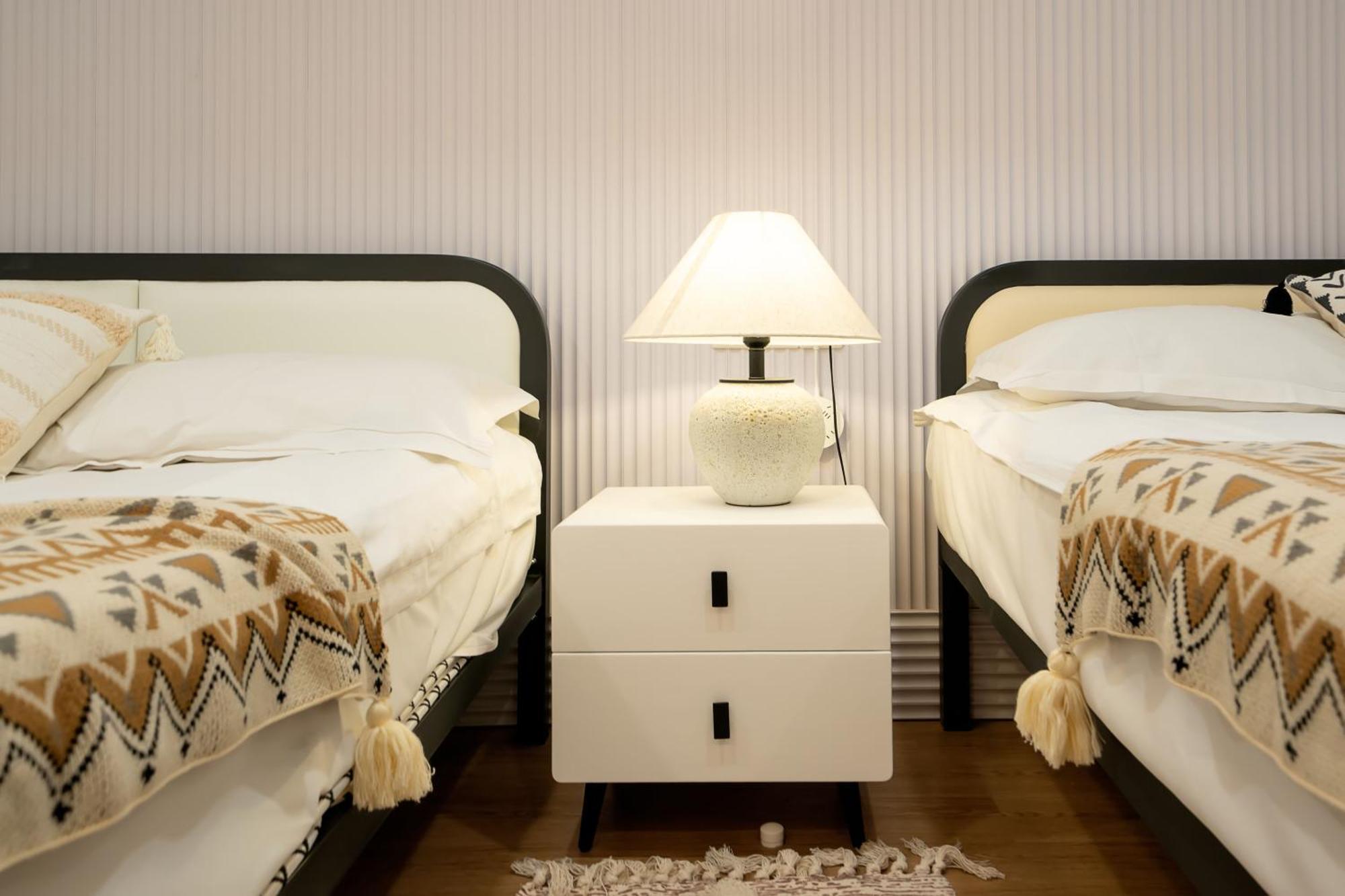 Shanghai Downtown Yi Du B&B - Near South Shaanxi Road Metro Station 600Meters Zewnętrze zdjęcie